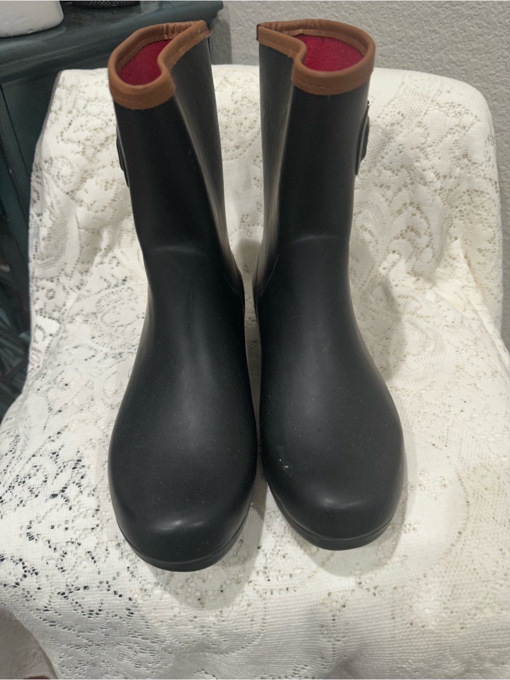Chooka Women’s Black Rain Boots with Brown Trim size 10